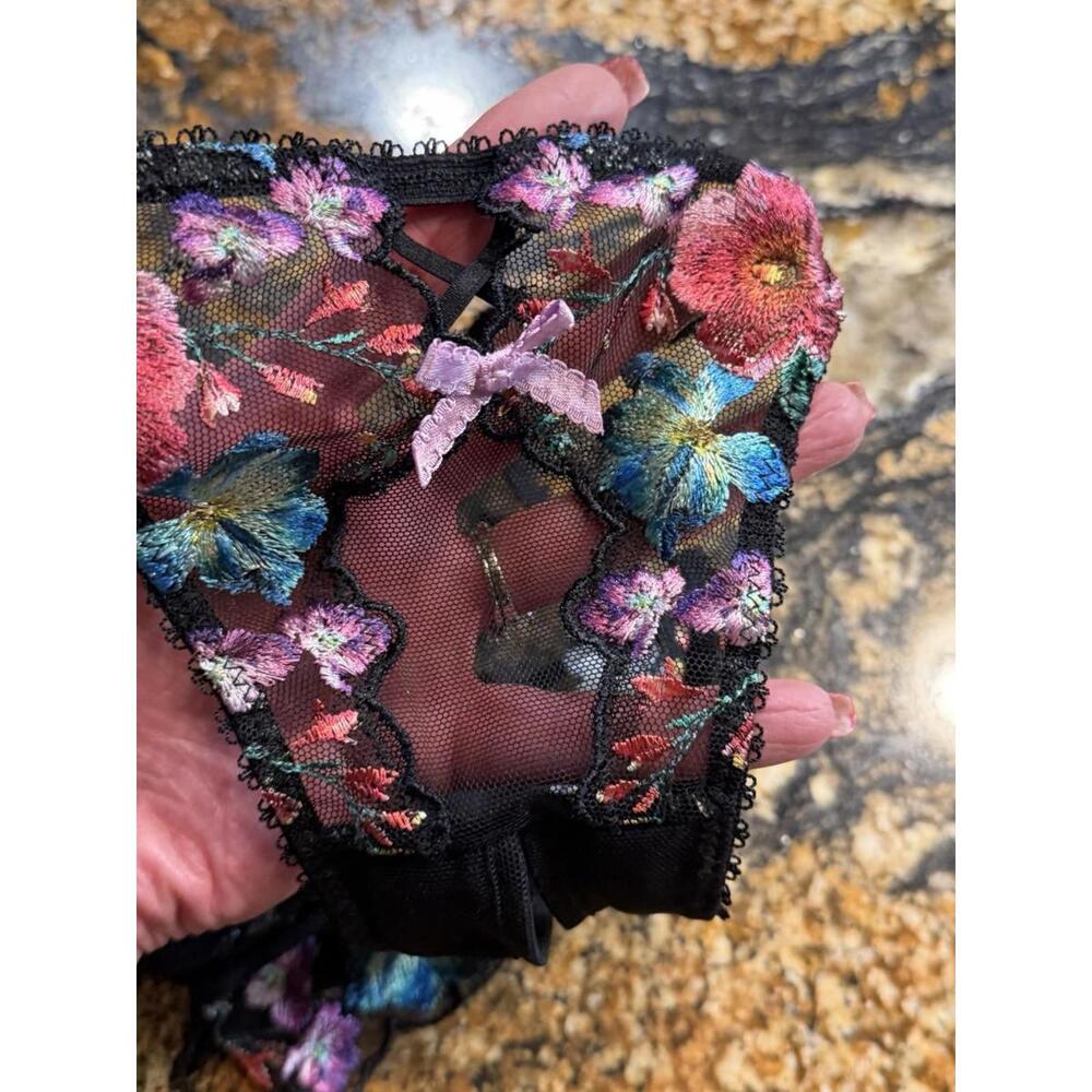 VICTORIA'S SECRET VERY SEXY String Bikini Panty S Floral Black NWT Open Back